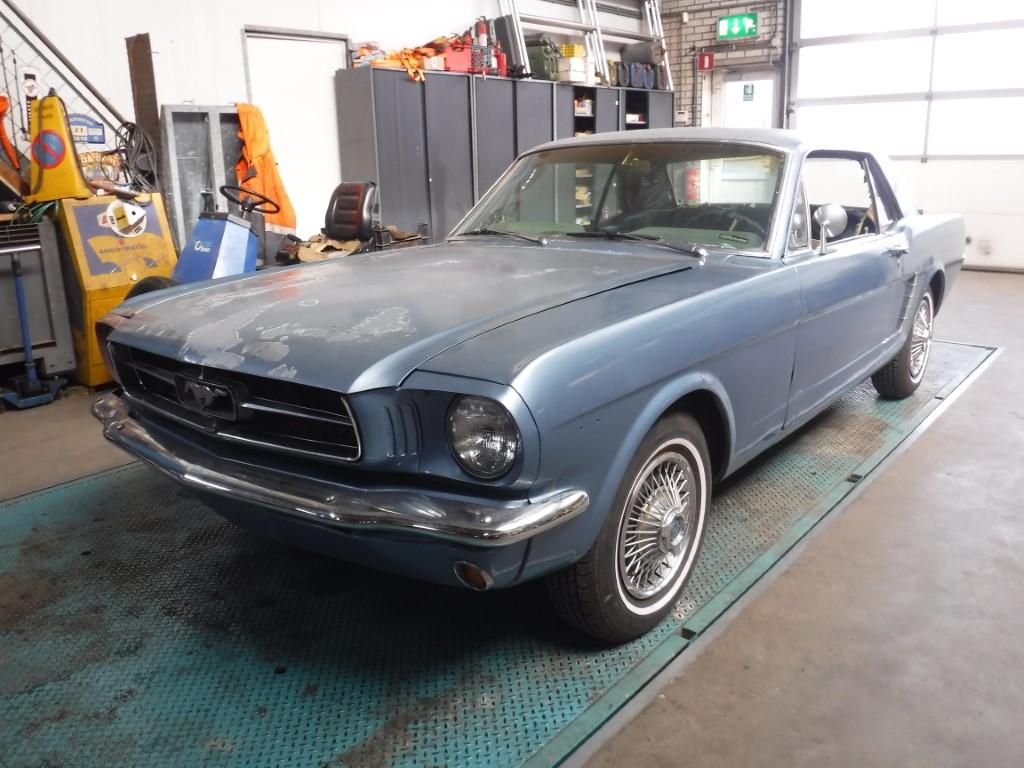 1965 Ford Mustang &#039;&#039;65 blue