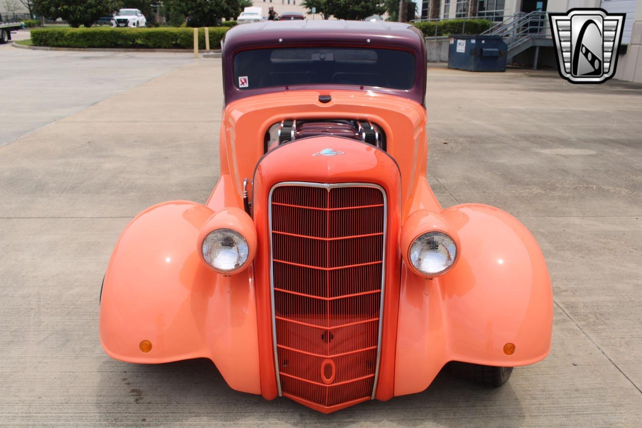 1934 Oldsmobile Coupe