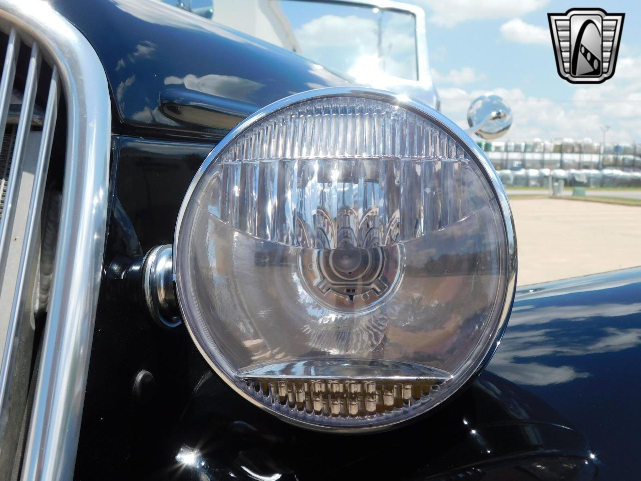 1933 Factory Five Roadster