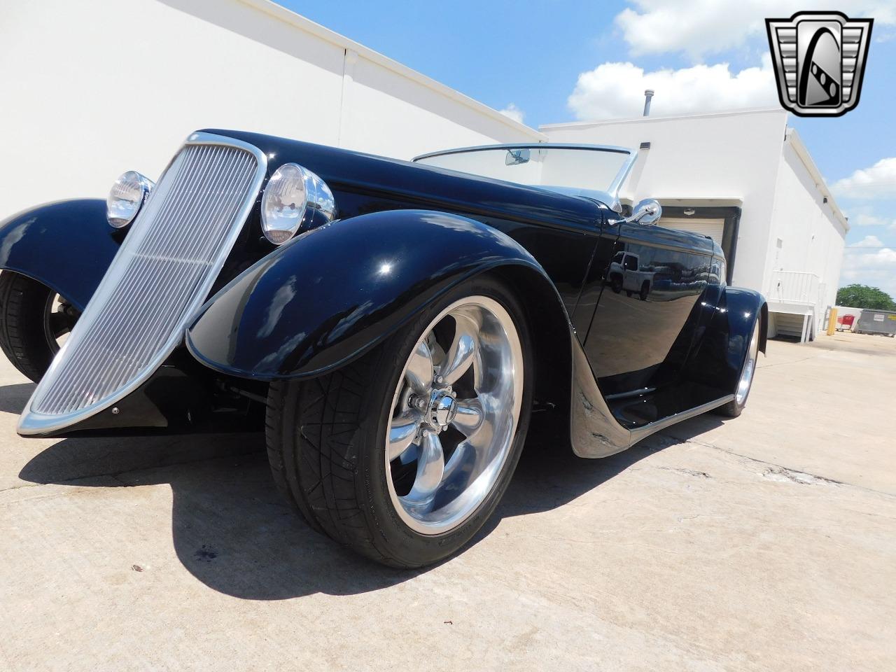 1933 Factory Five Roadster