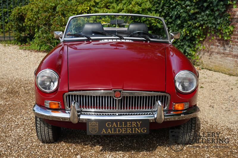 1976 MG B Roadster