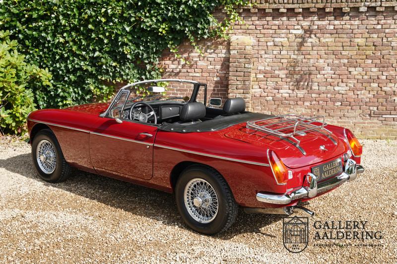 1976 MG B Roadster