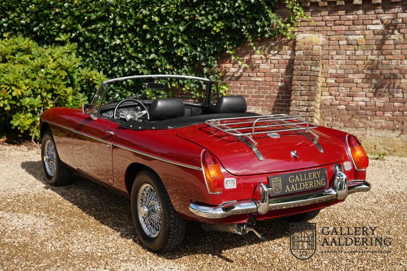 1976 MG B Roadster