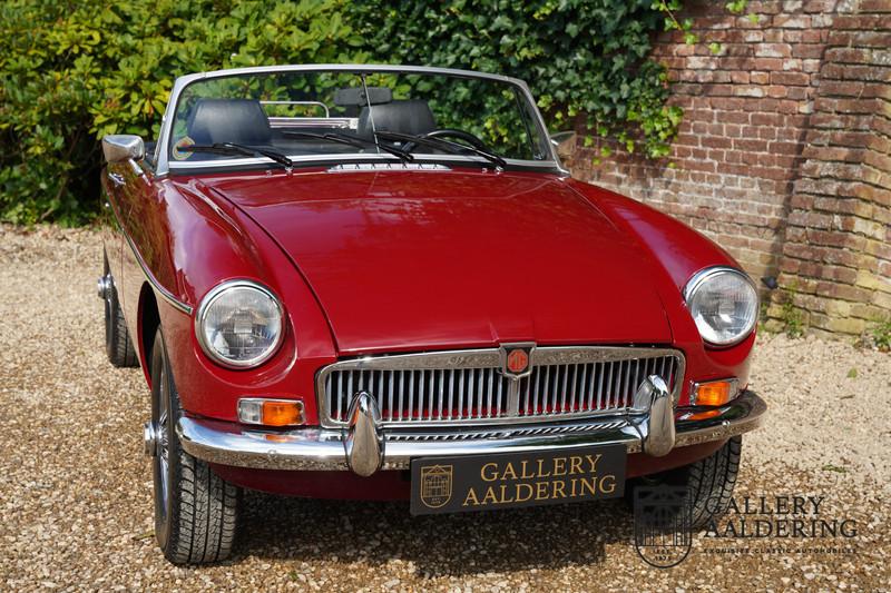 1976 MG B Roadster