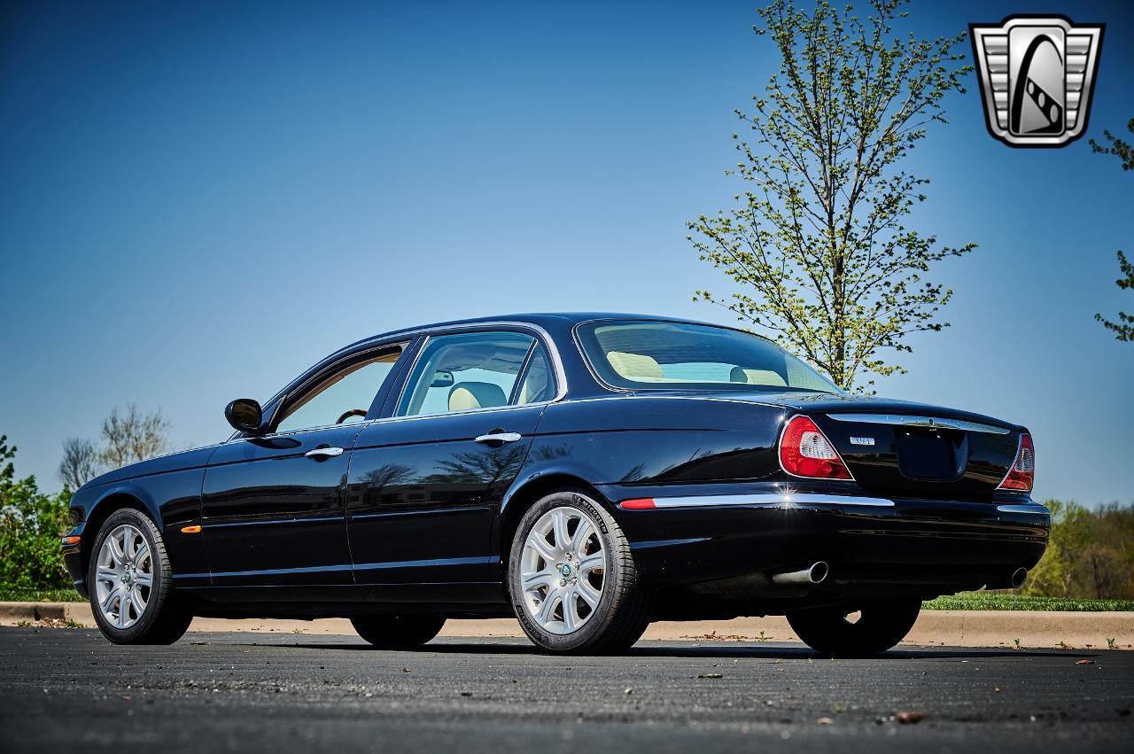 2005 Jaguar XJ8