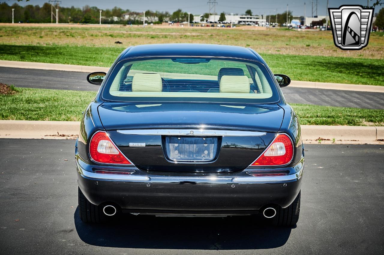 2005 Jaguar XJ8