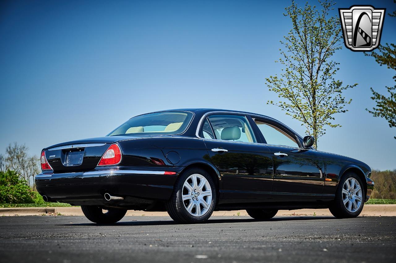 2005 Jaguar XJ8