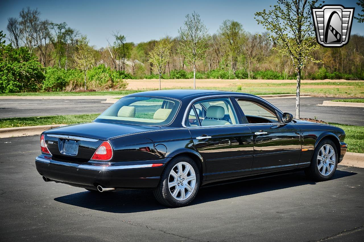 2005 Jaguar XJ8