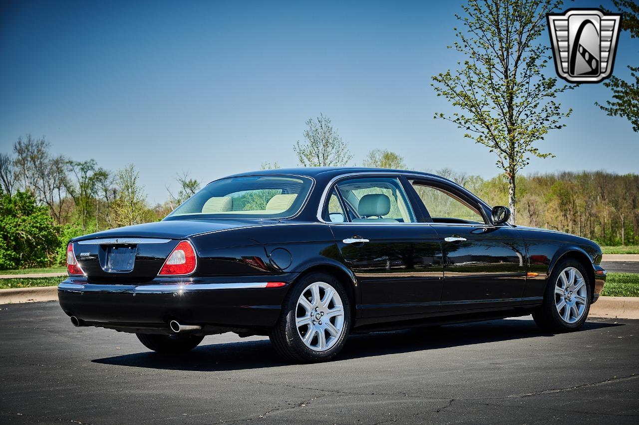 2005 Jaguar XJ8