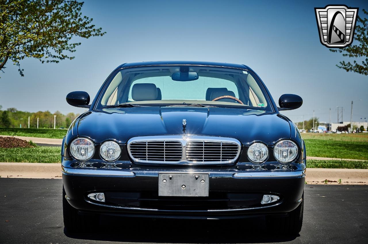 2005 Jaguar XJ8