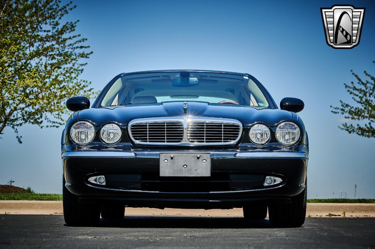 2005 Jaguar XJ8