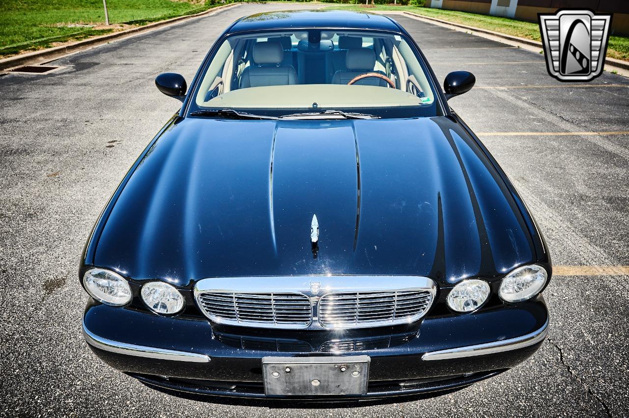 2005 Jaguar XJ8