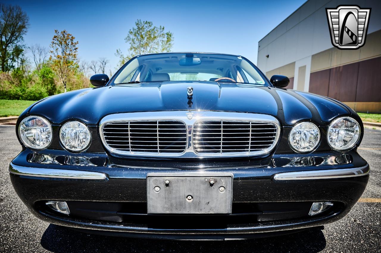 2005 Jaguar XJ8