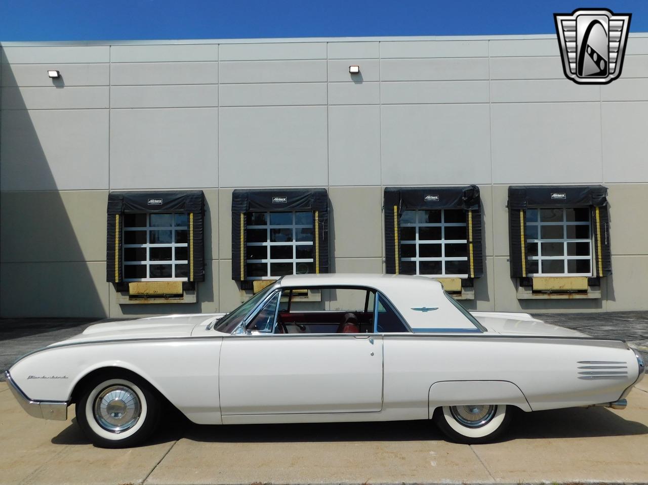 1961 Ford Thunderbird