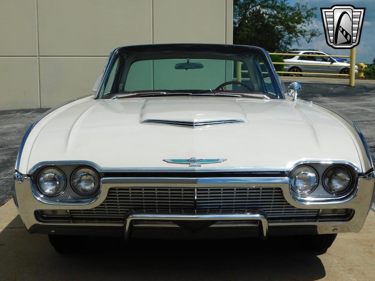 1961 Ford Thunderbird