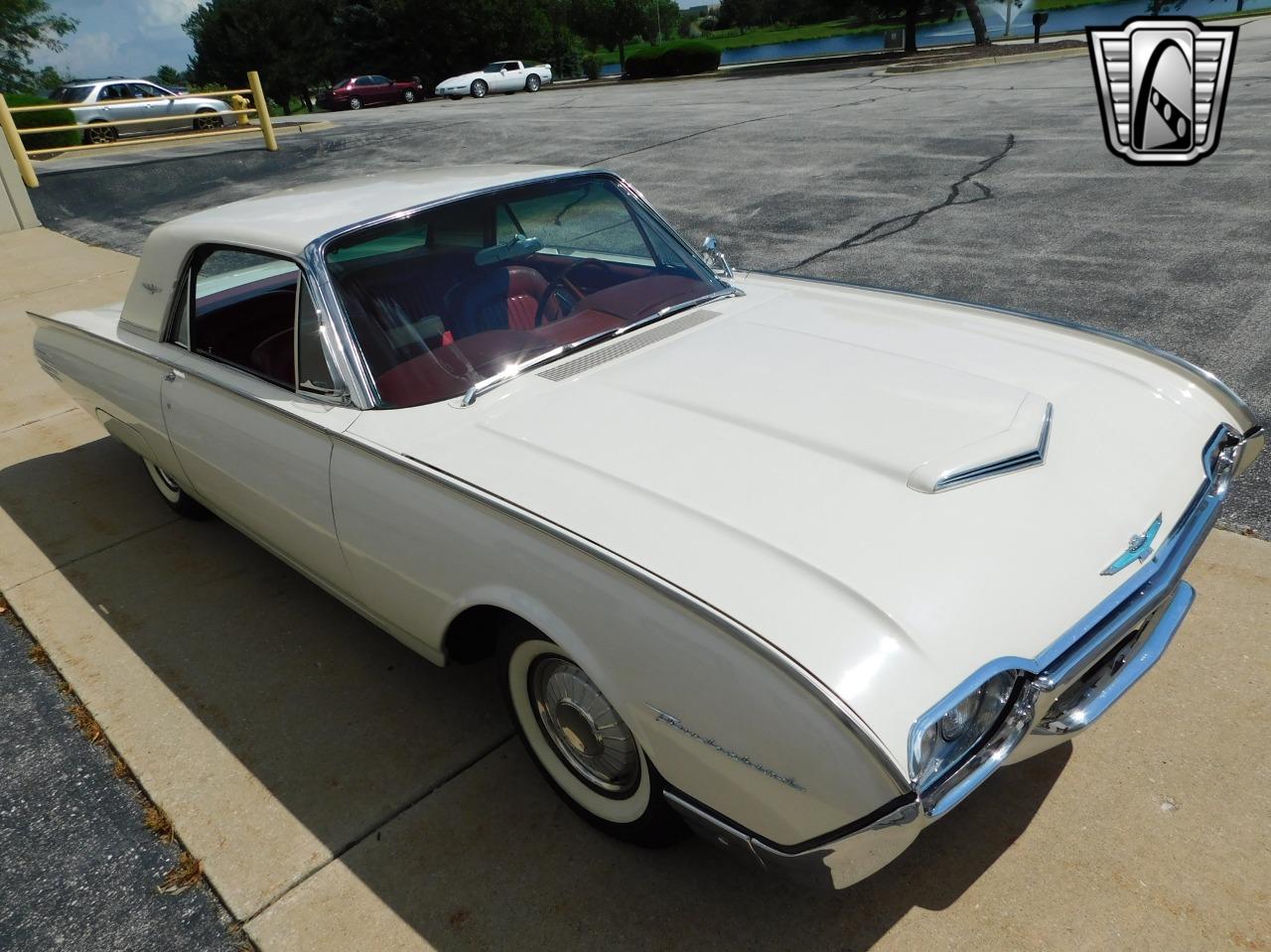 1961 Ford Thunderbird