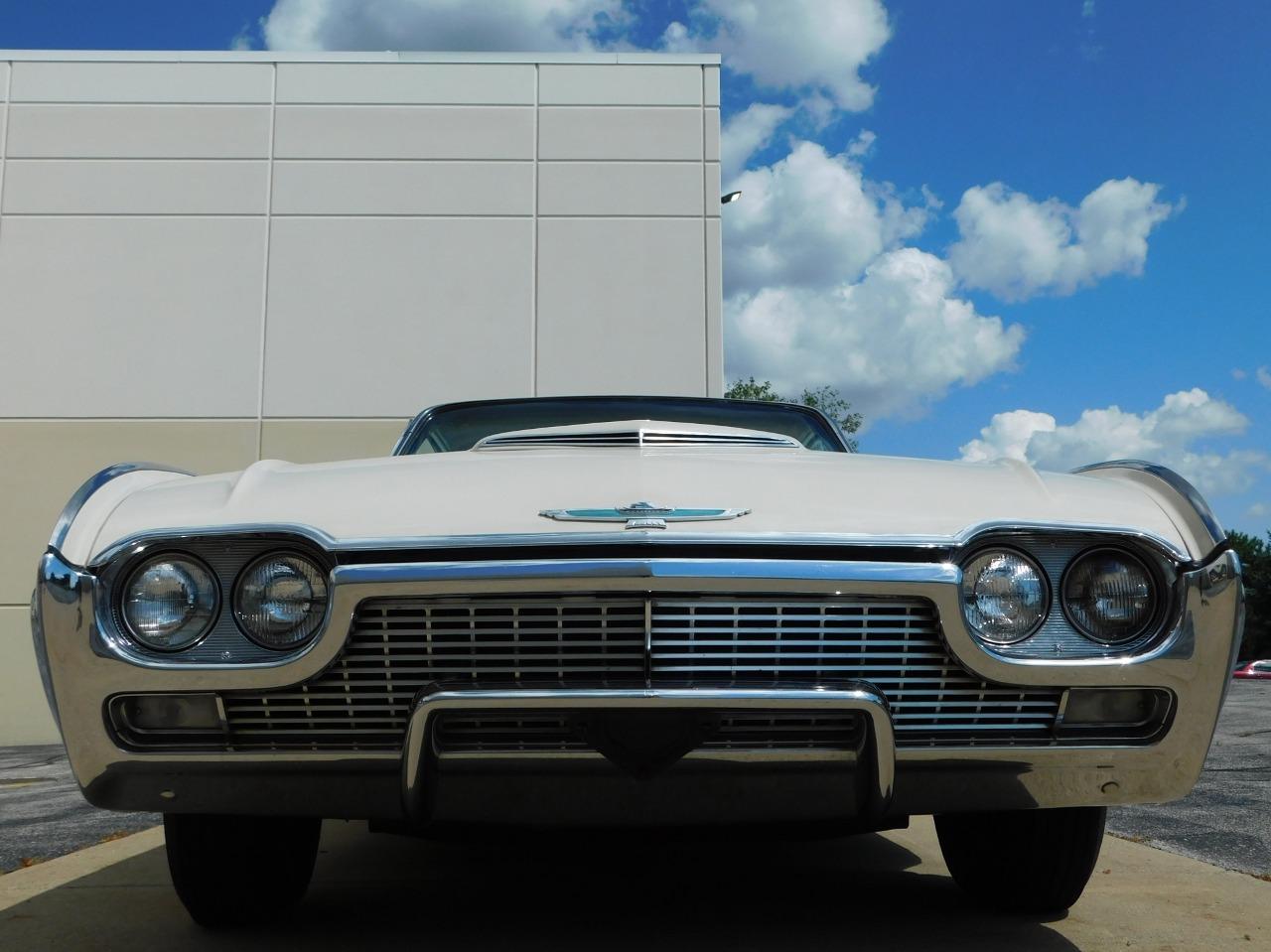 1961 Ford Thunderbird