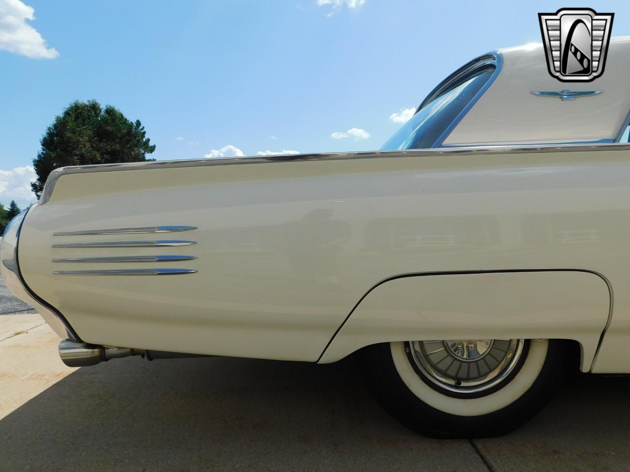 1961 Ford Thunderbird