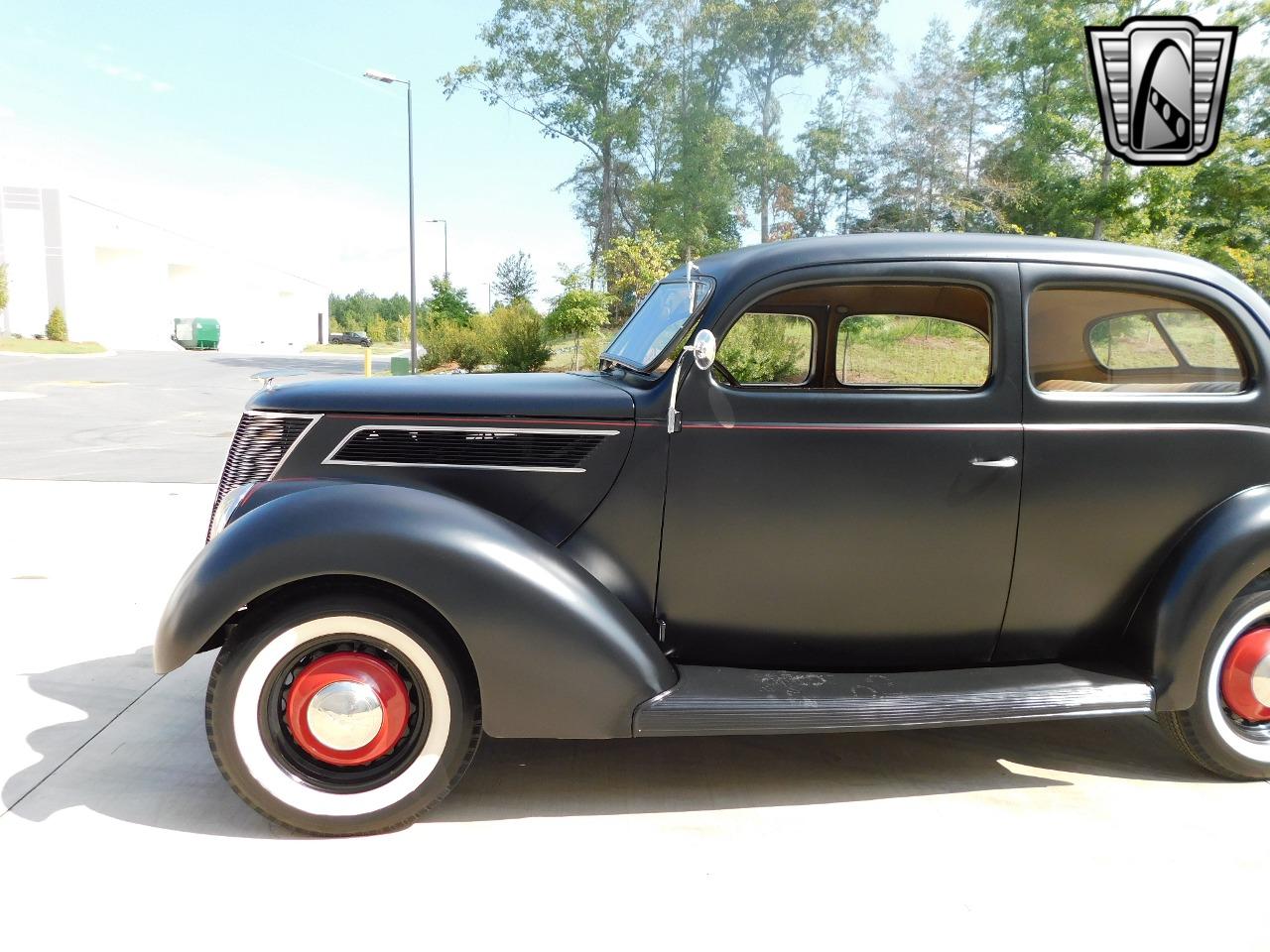 1937 Ford Tudor