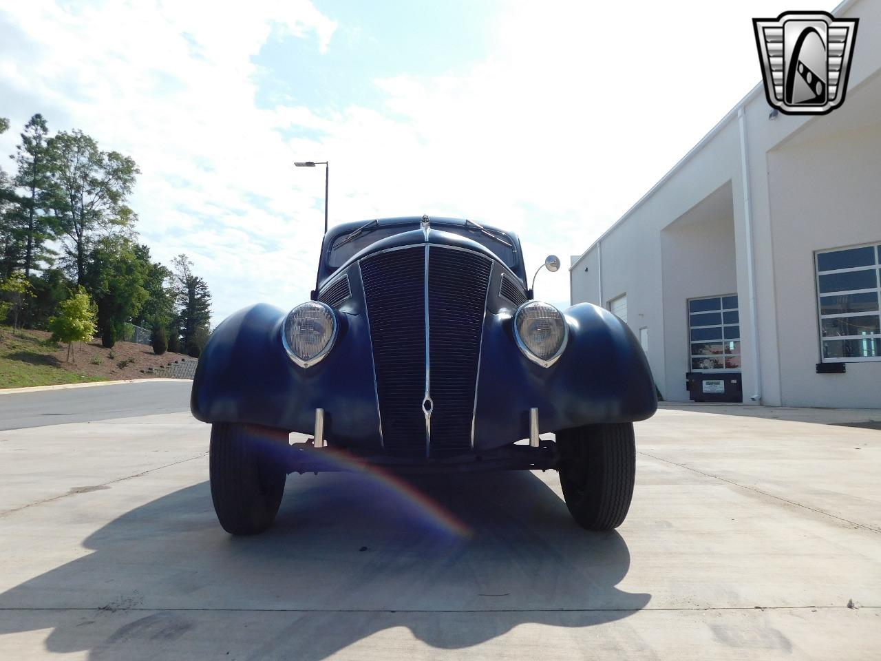 1937 Ford Tudor