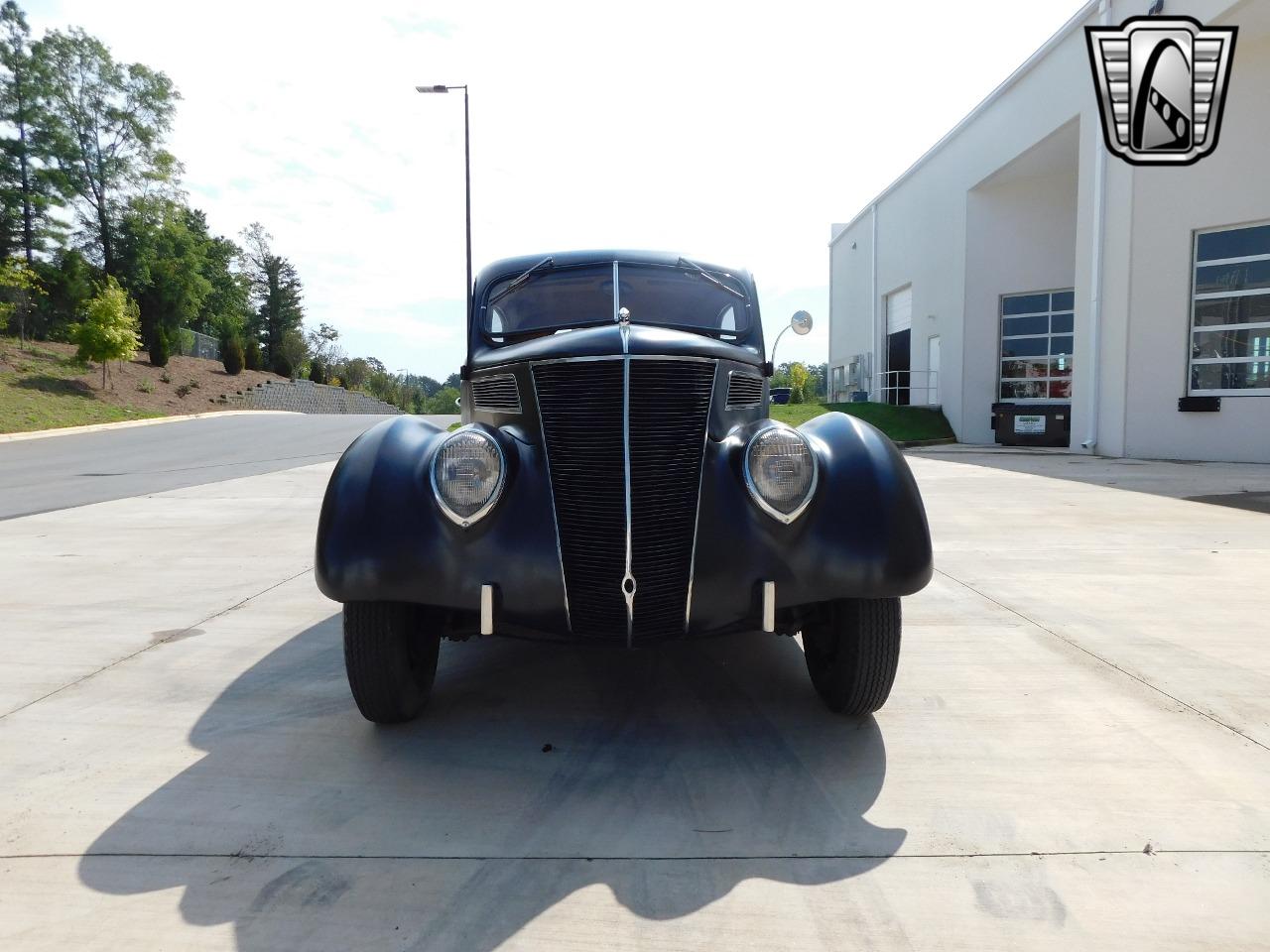 1937 Ford Tudor