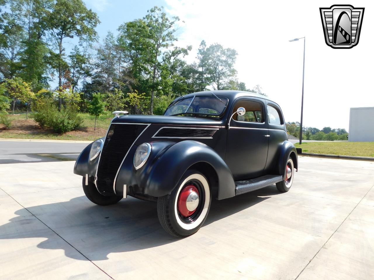 1937 Ford Tudor