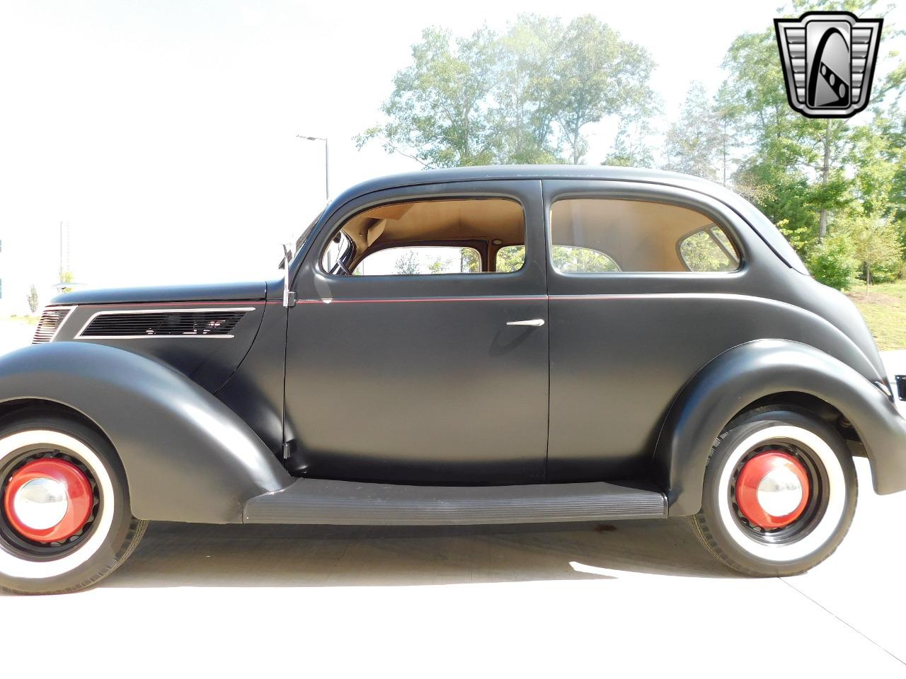 1937 Ford Tudor