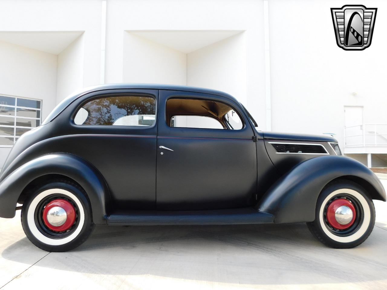 1937 Ford Tudor