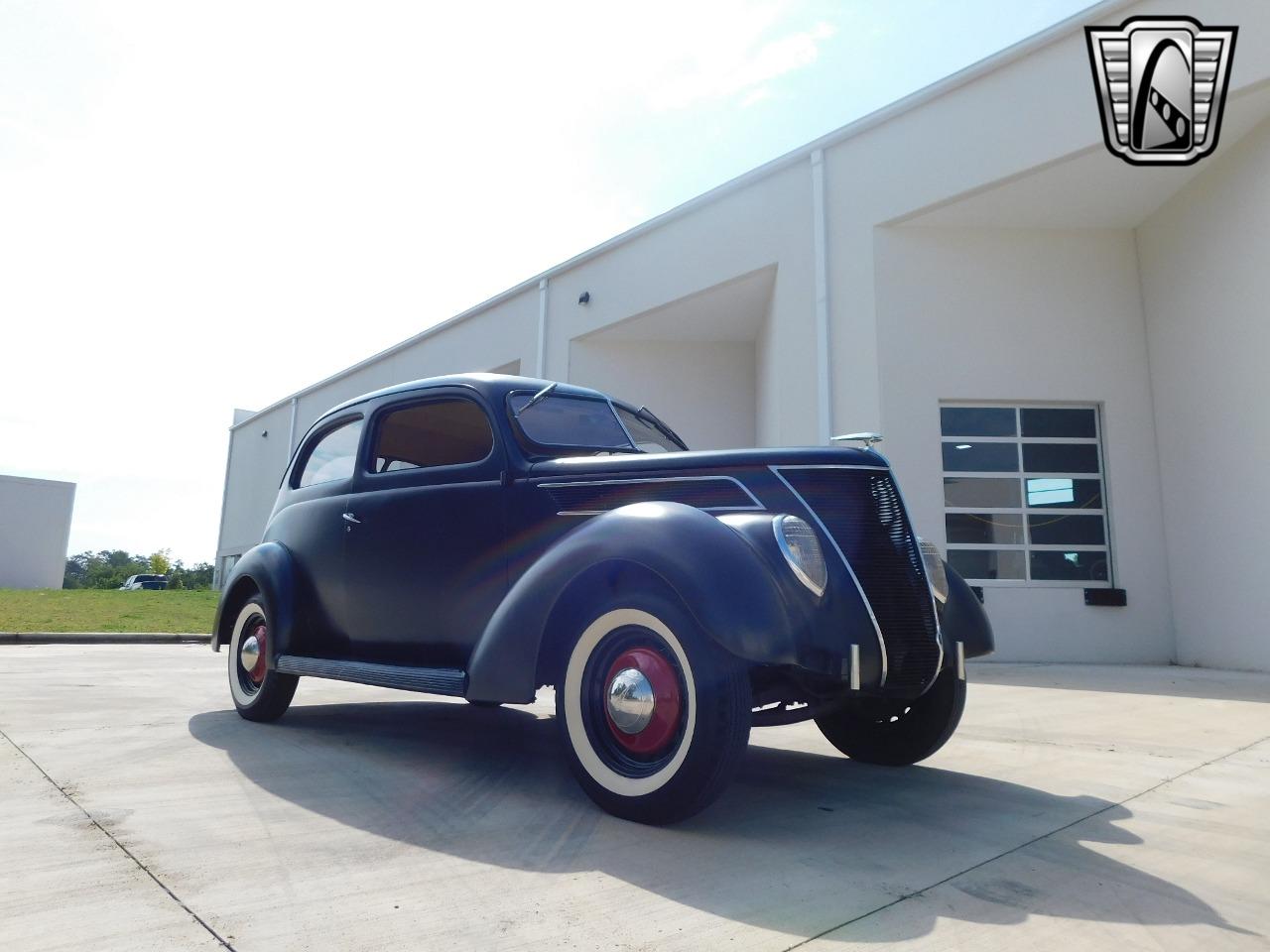 1937 Ford Tudor