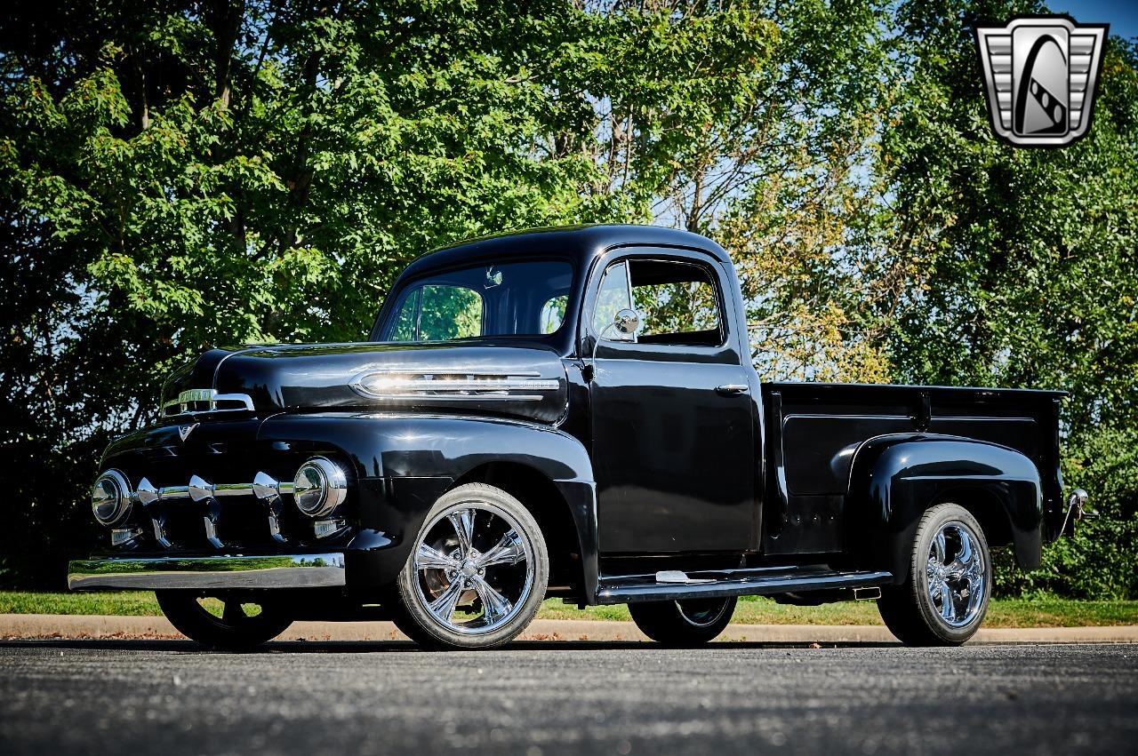 1951 Ford F2