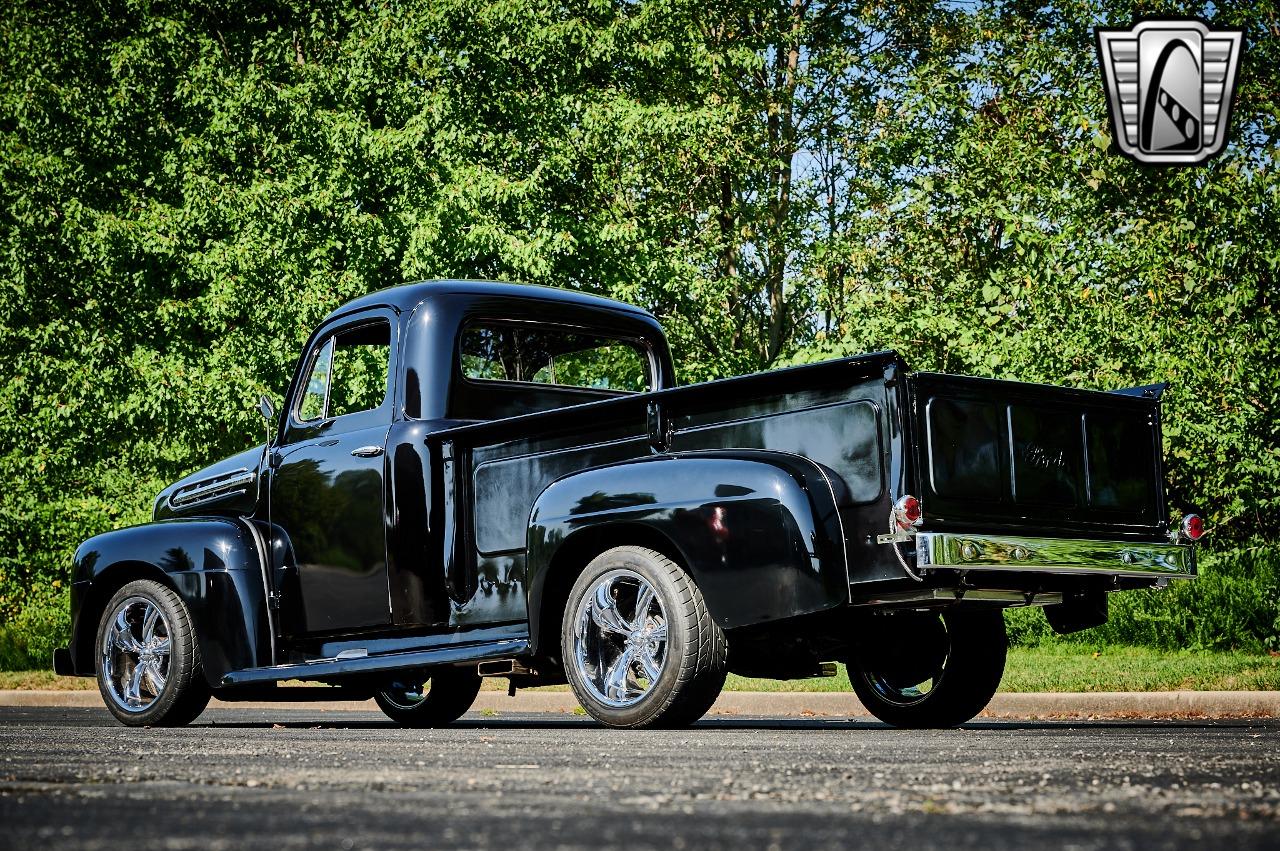 1951 Ford F2