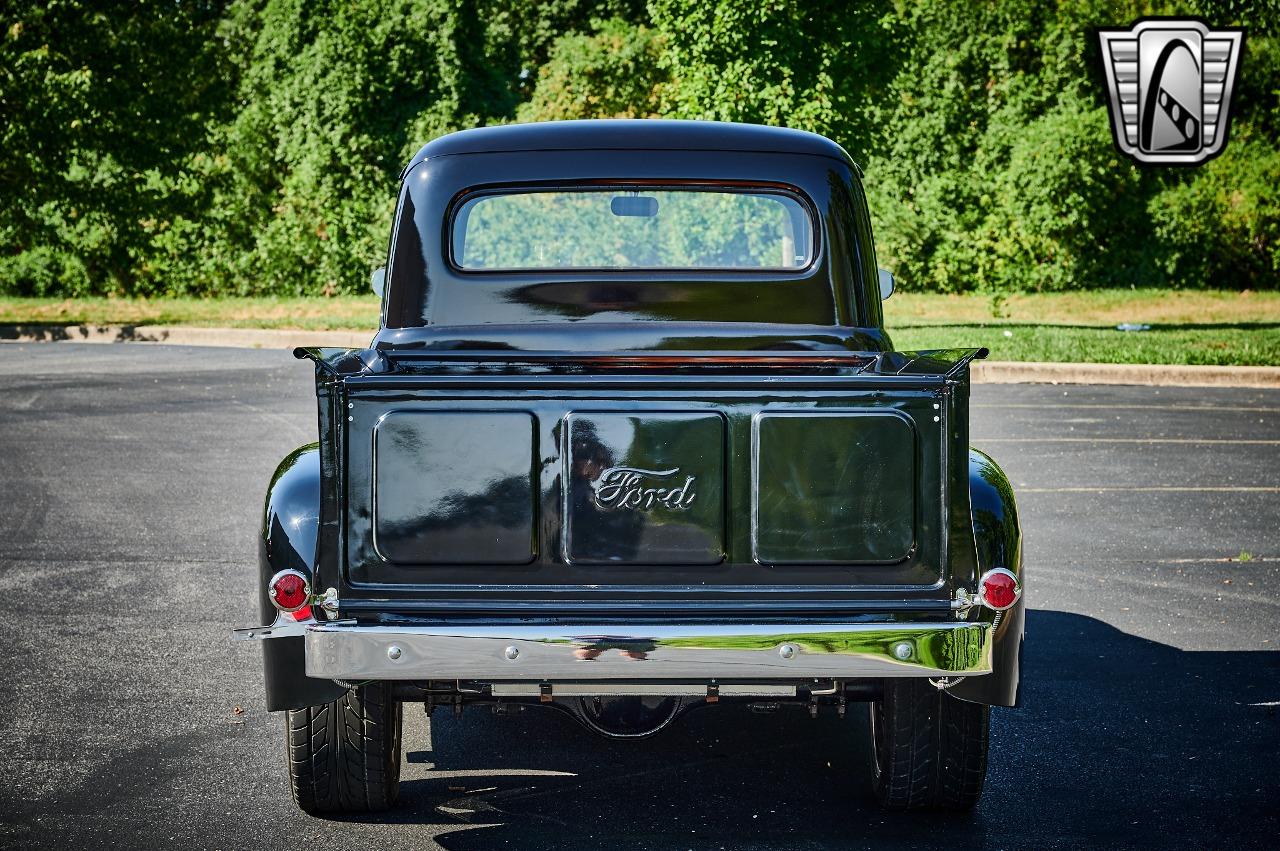 1951 Ford F2