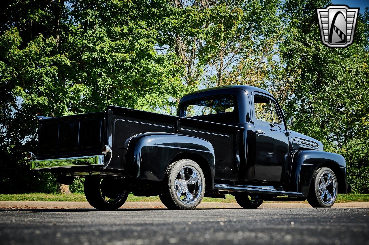 1951 Ford F2