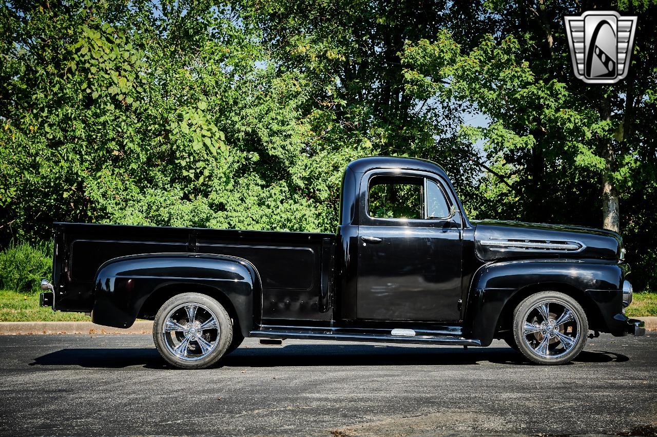 1951 Ford F2