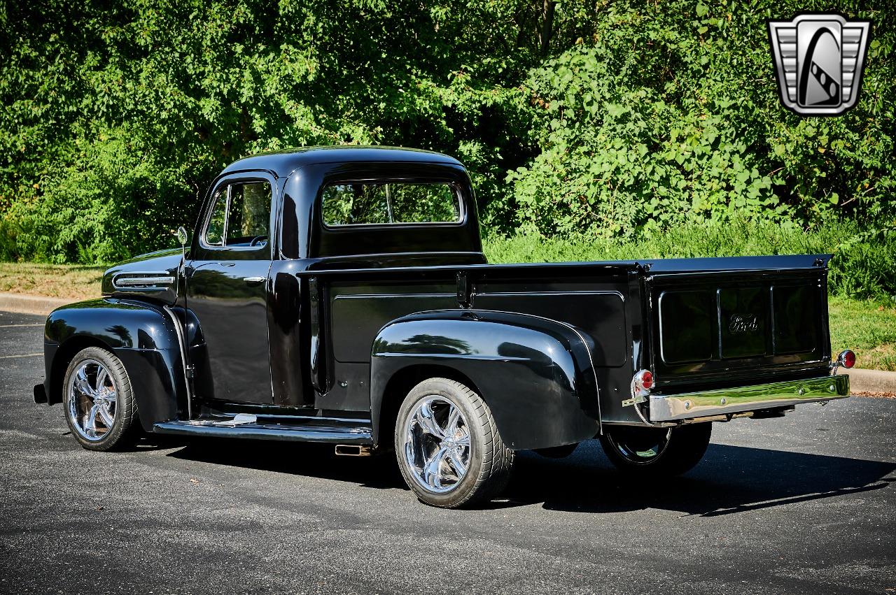 1951 Ford F2