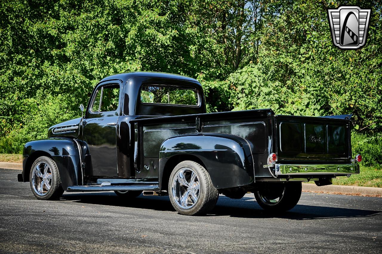 1951 Ford F2