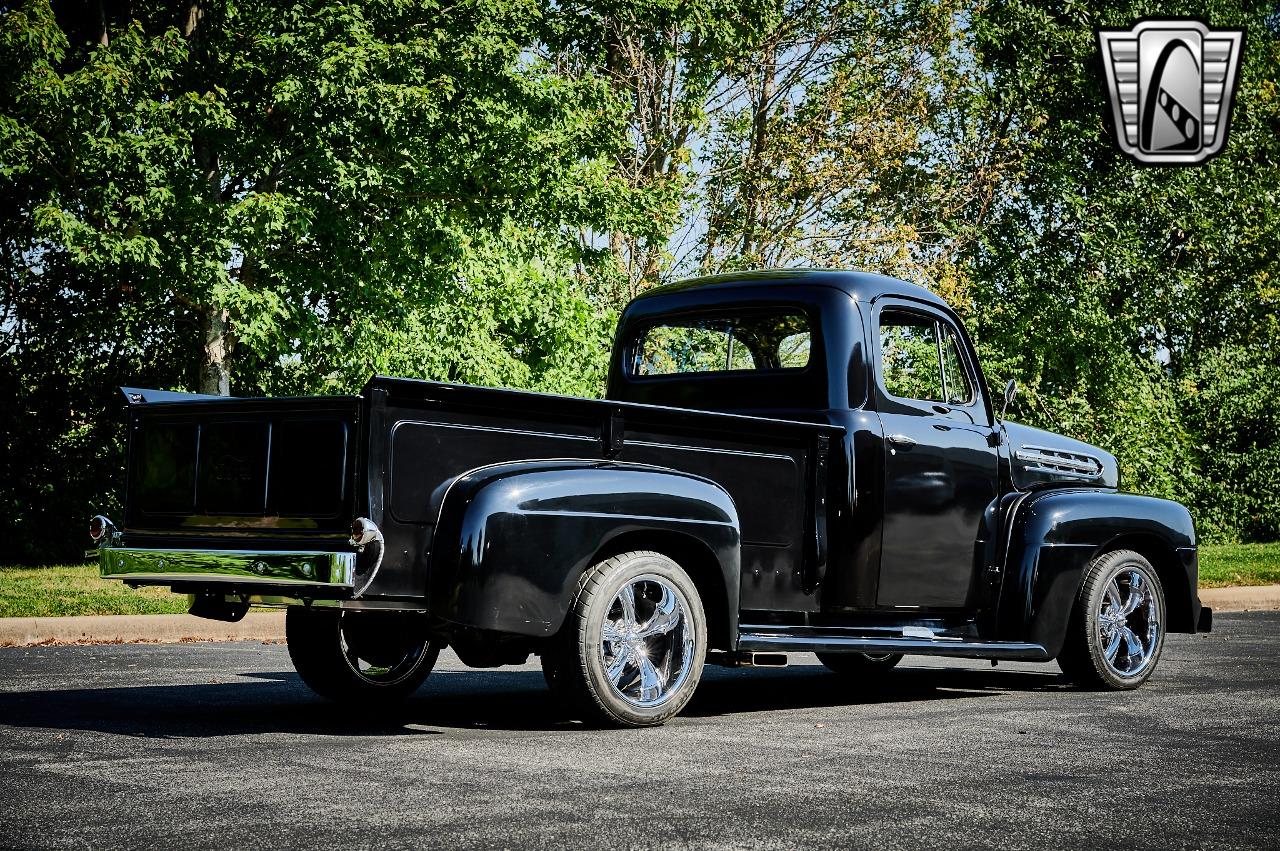 1951 Ford F2