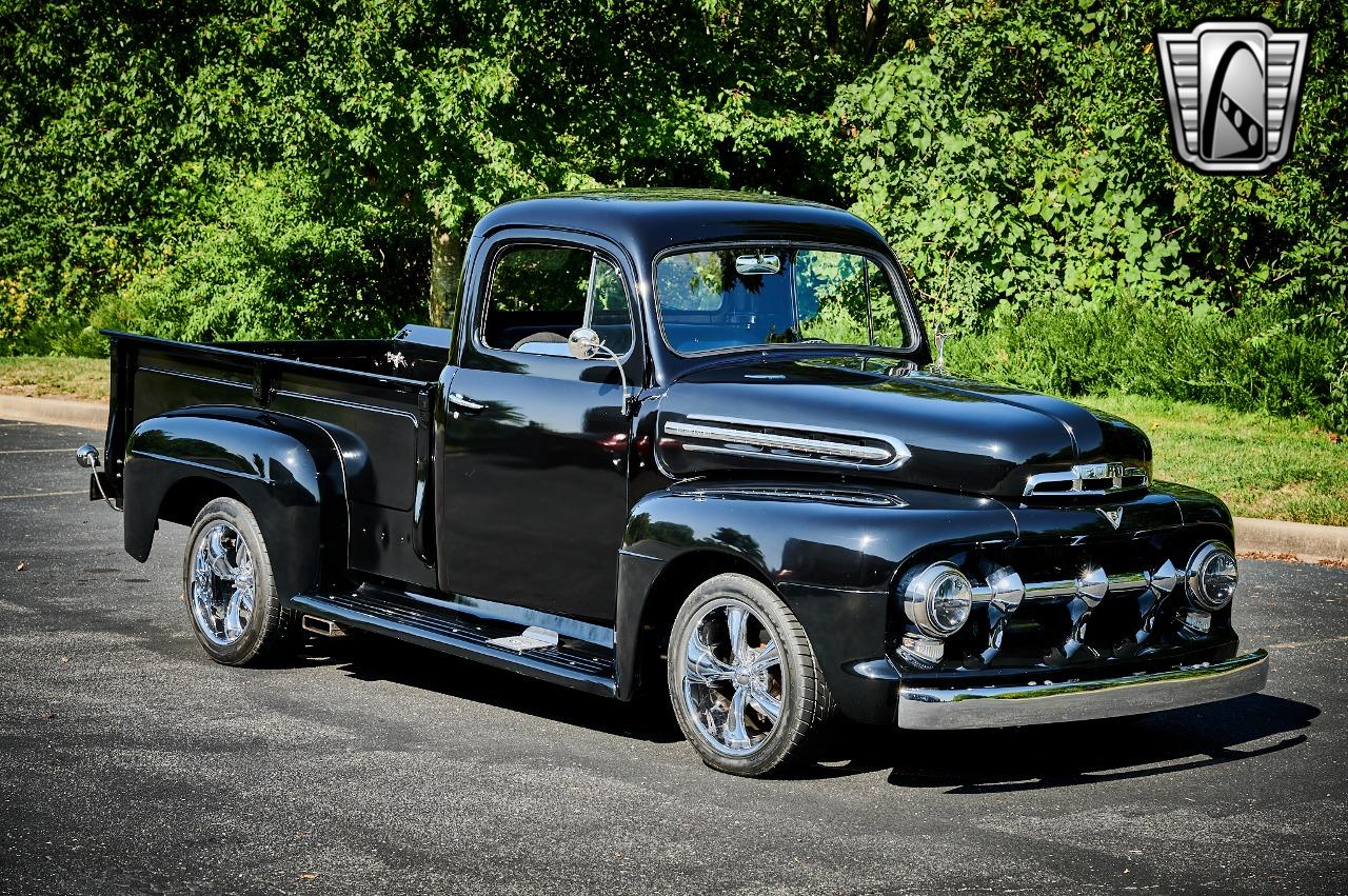 1951 Ford F2