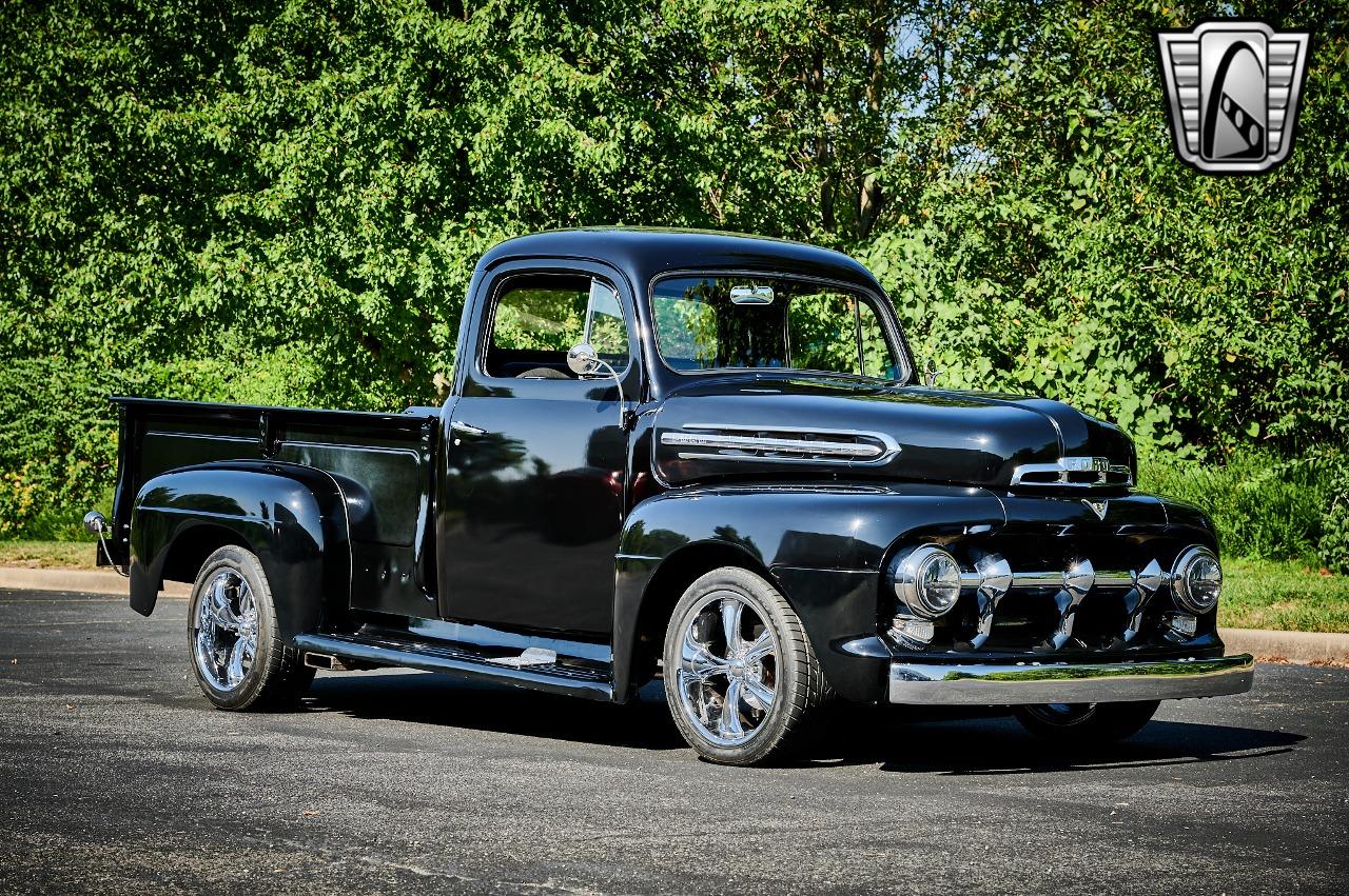 1951 Ford F2