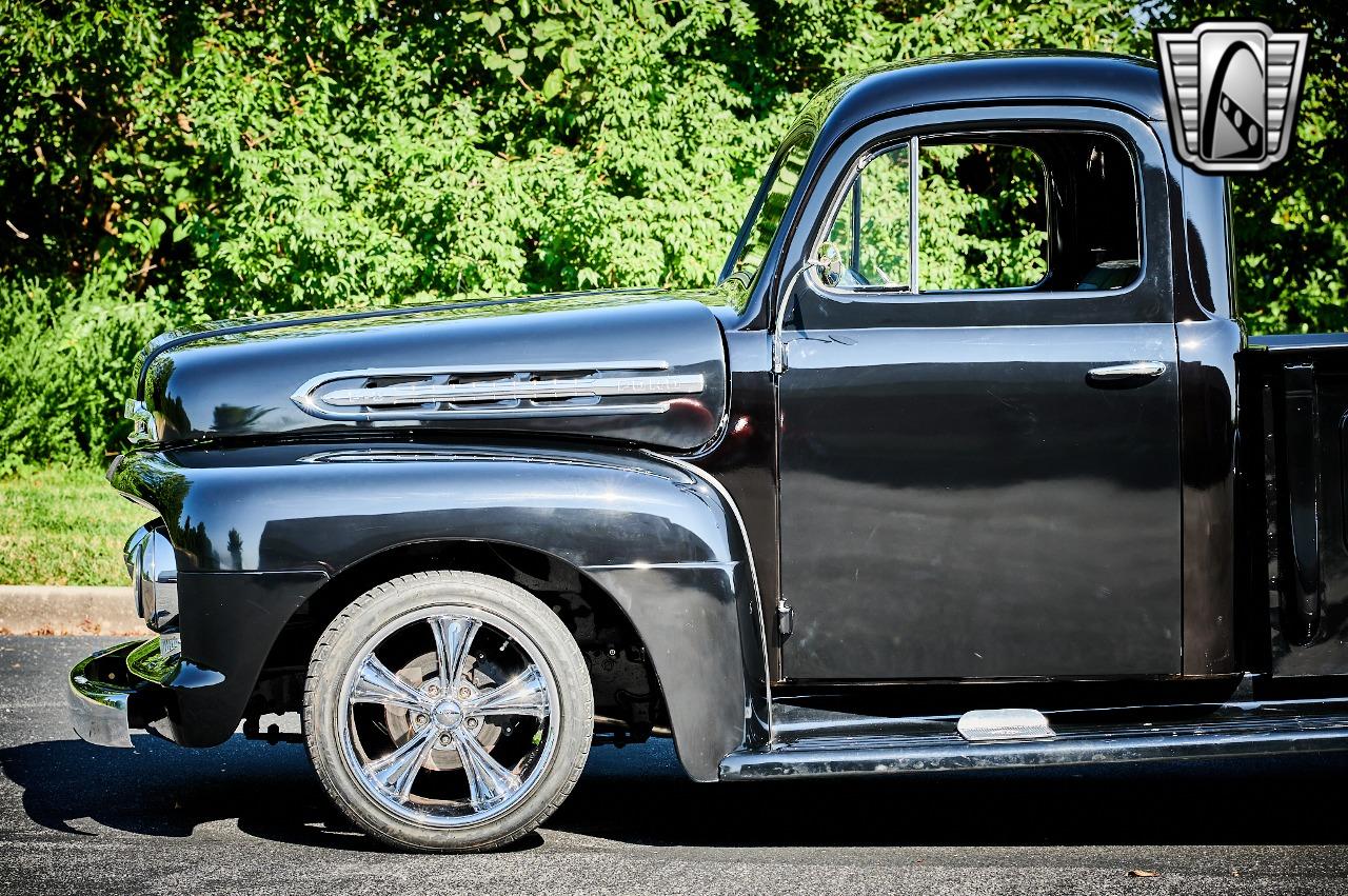 1951 Ford F2