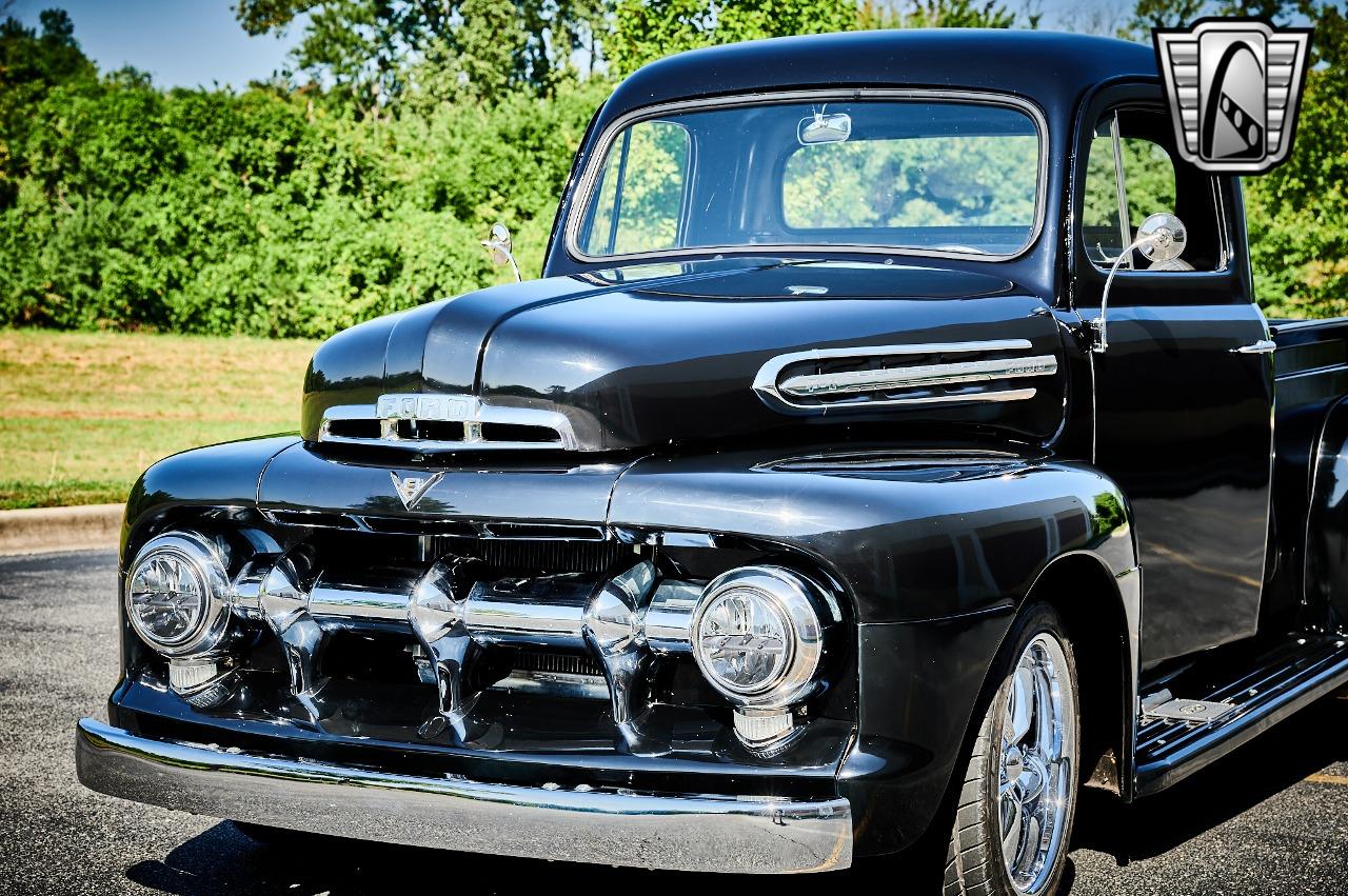 1951 Ford F2