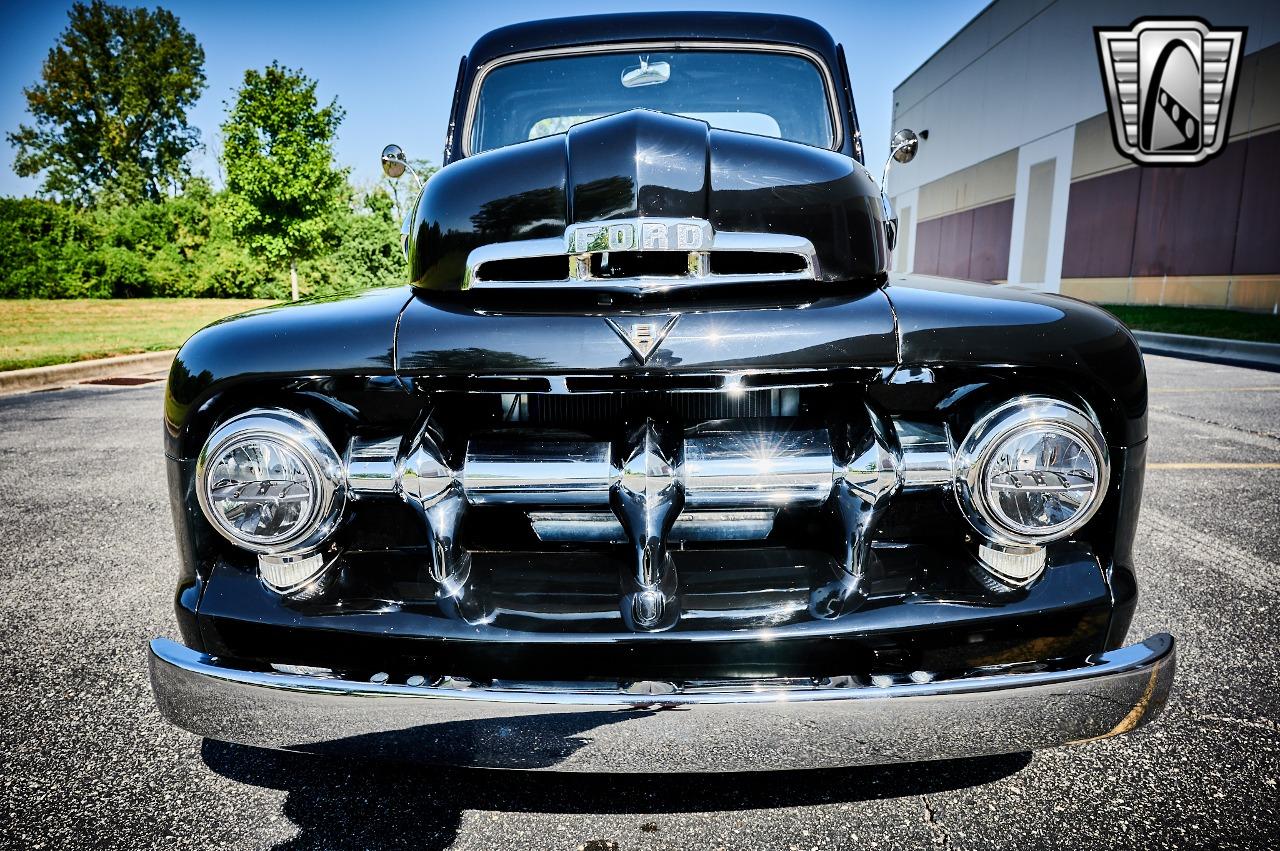 1951 Ford F2