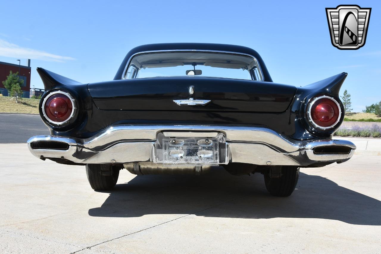 1957 Ford Thunderbird