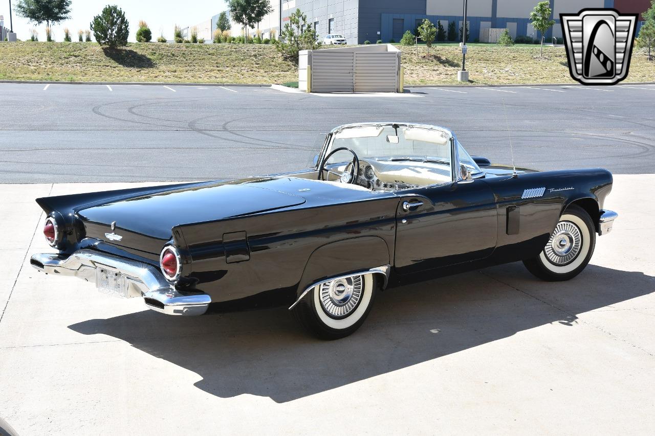 1957 Ford Thunderbird