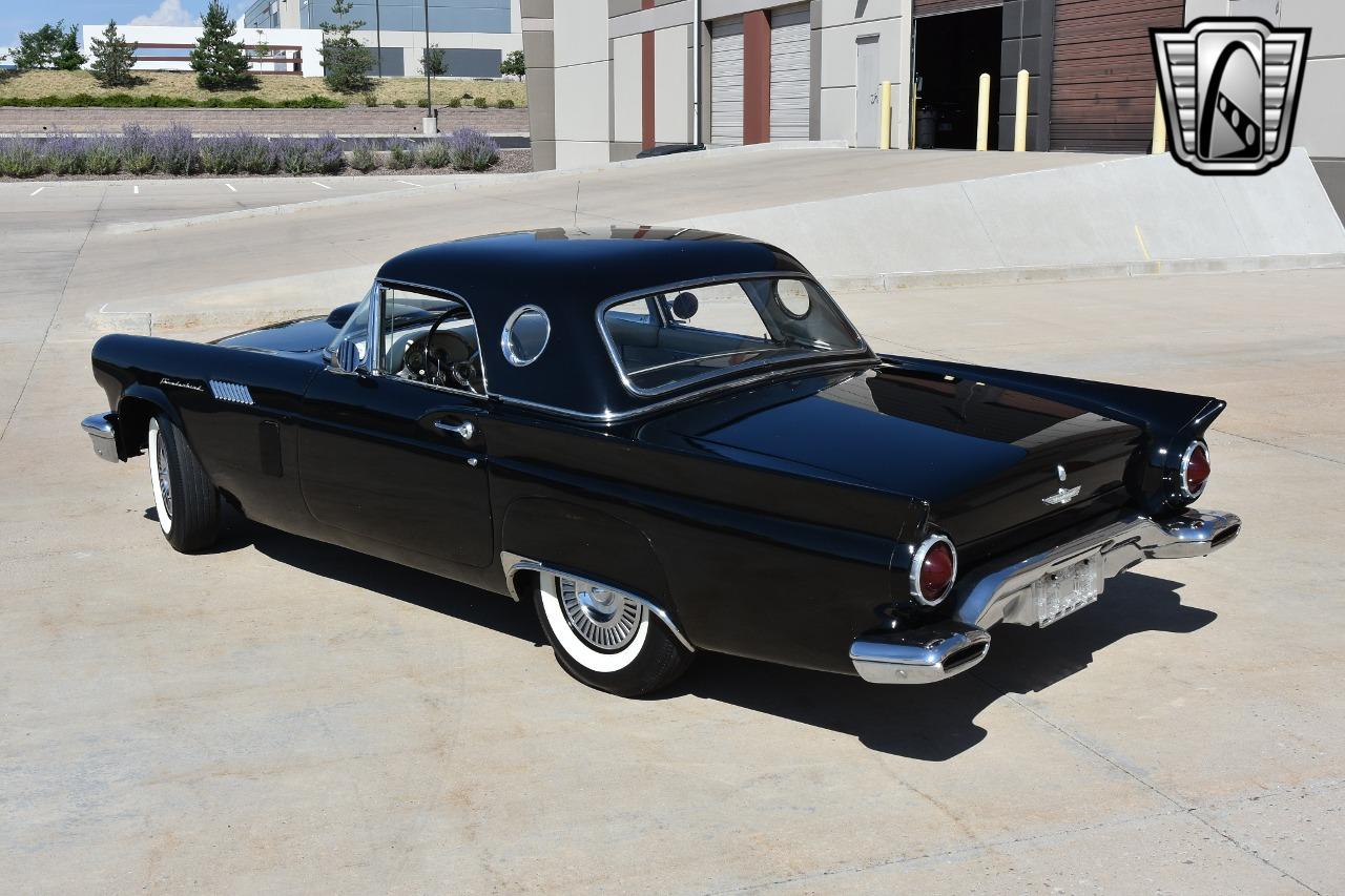 1957 Ford Thunderbird