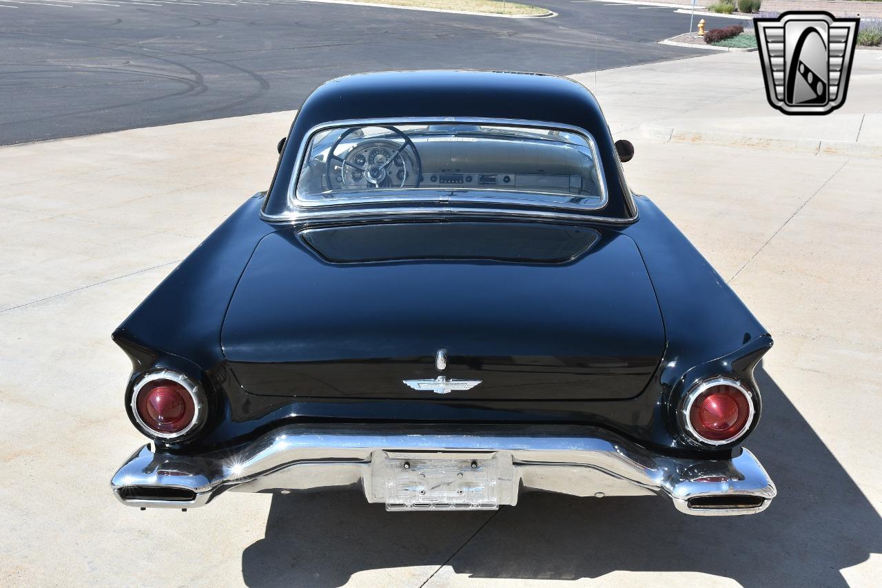 1957 Ford Thunderbird