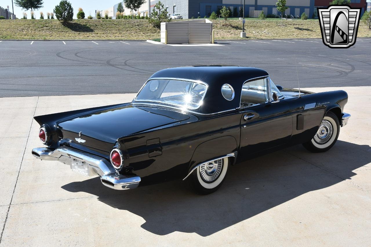 1957 Ford Thunderbird