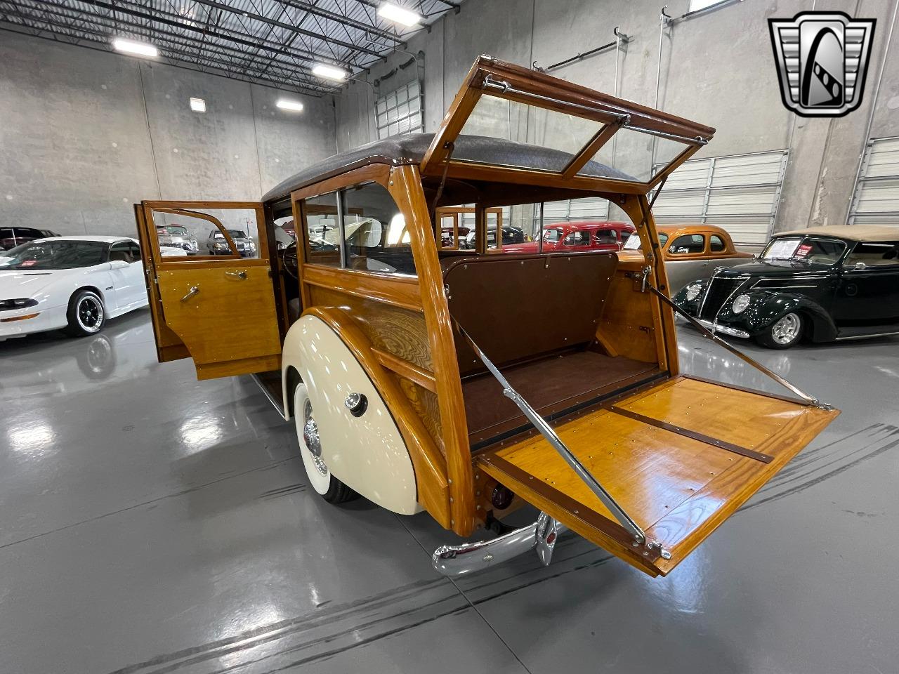 1940 Packard 110