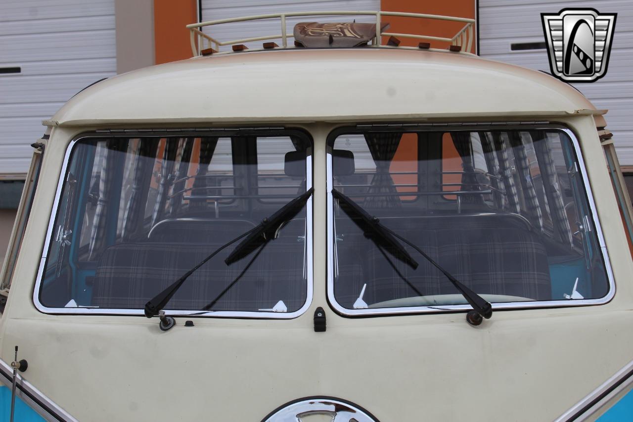 1973 Volkswagen Kombi Bus