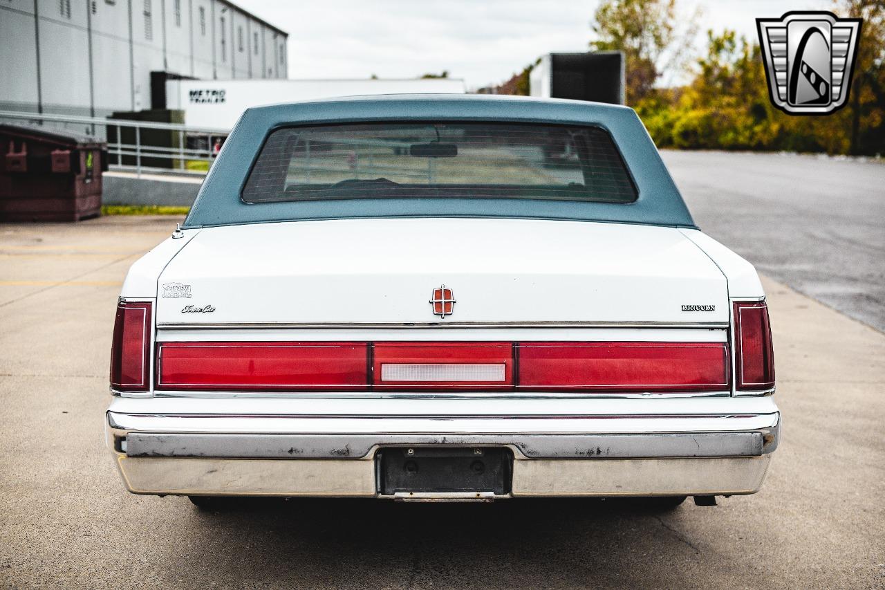 1985 Lincoln Town Car